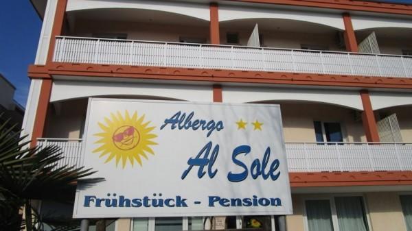 Albergo Al Sole Градо Екстериор снимка